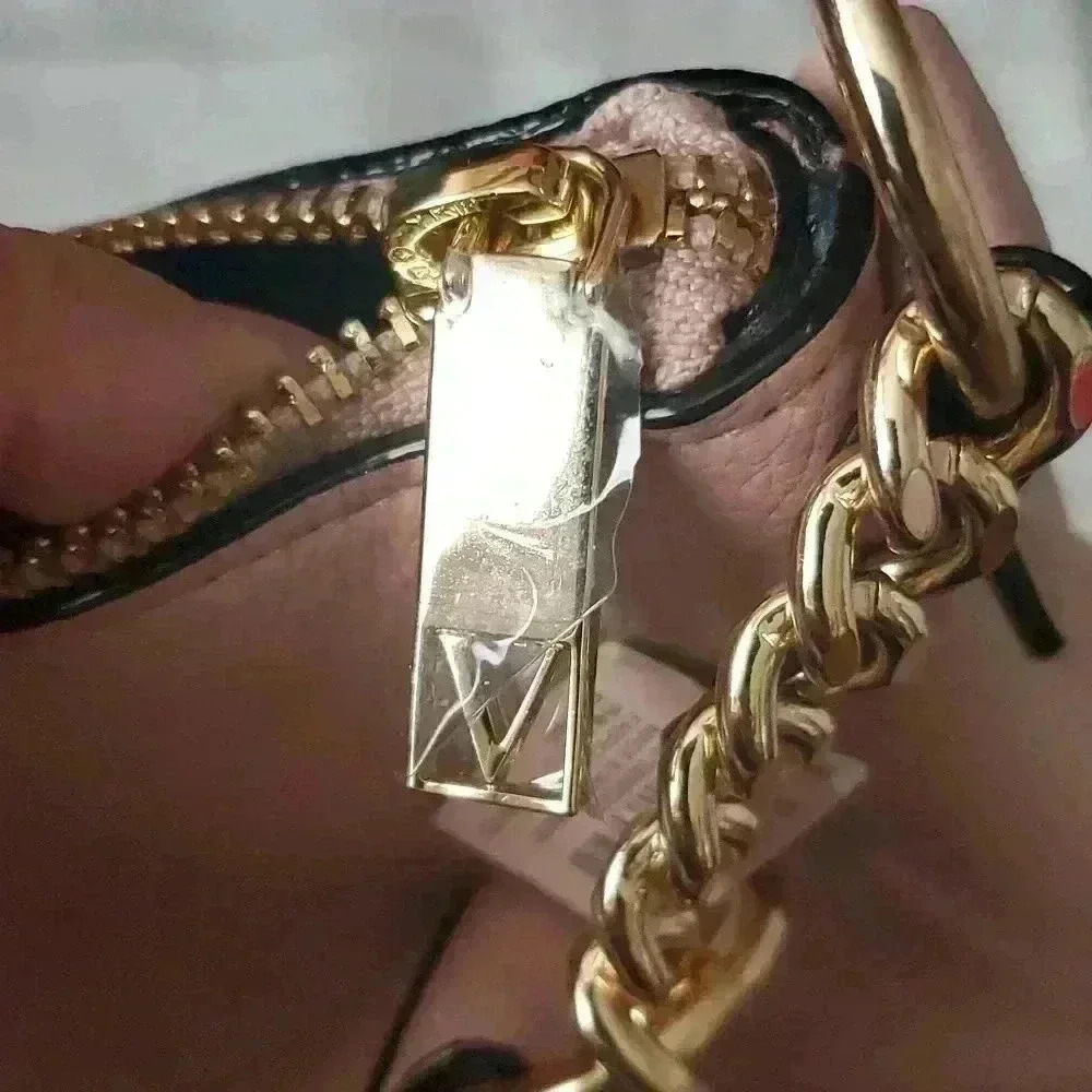 Victoria Secrets pink purse - Picture 9 of 13